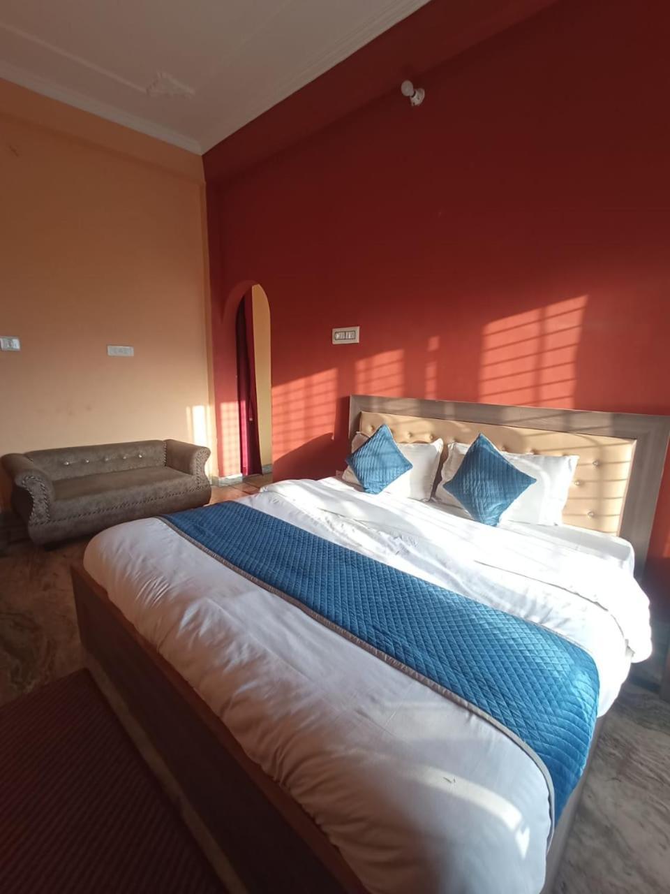 Siddhi Vinayak Hotel And Banquet Bhīm Tāl Exteriör bild