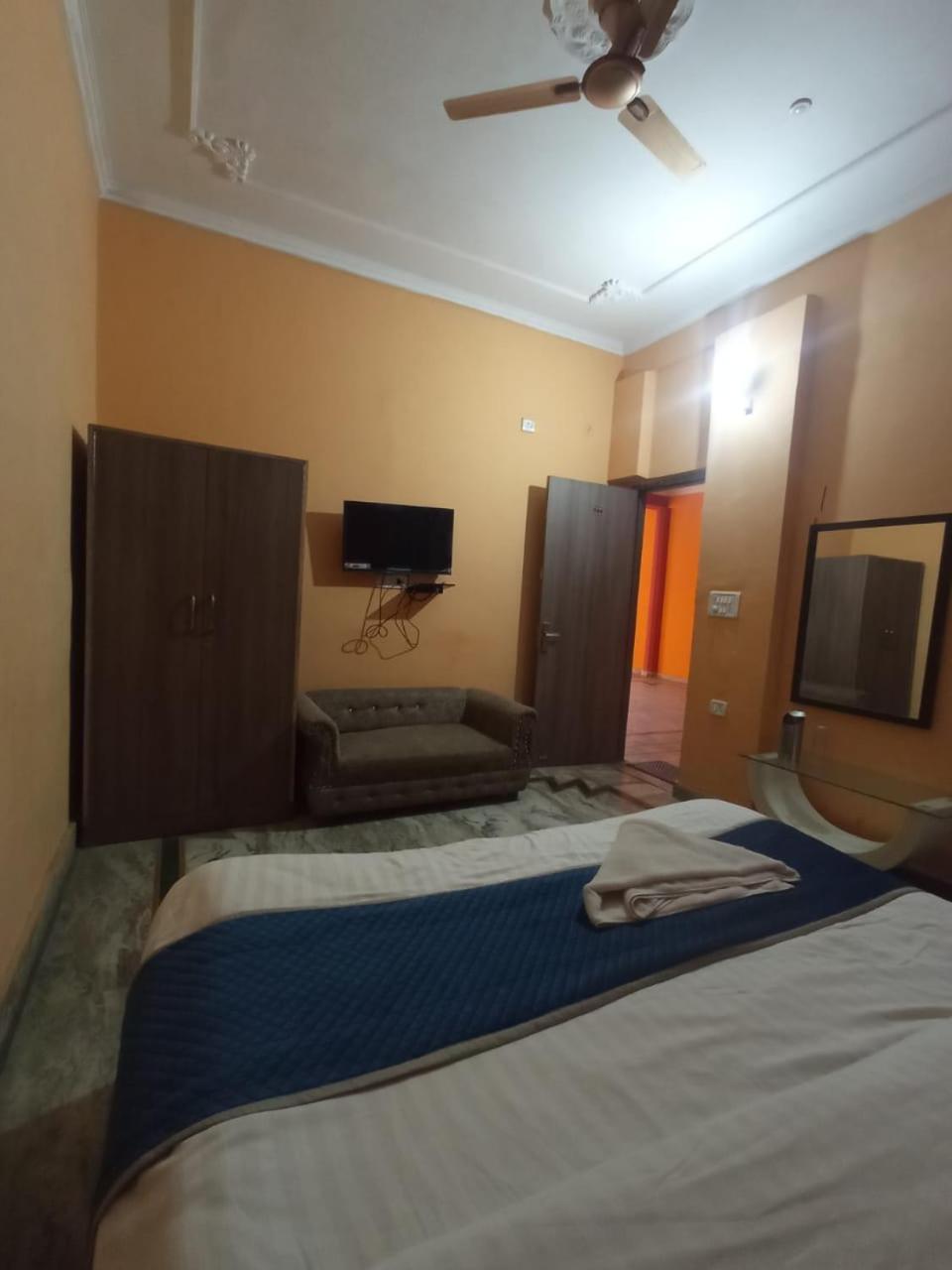 Siddhi Vinayak Hotel And Banquet Bhīm Tāl Exteriör bild