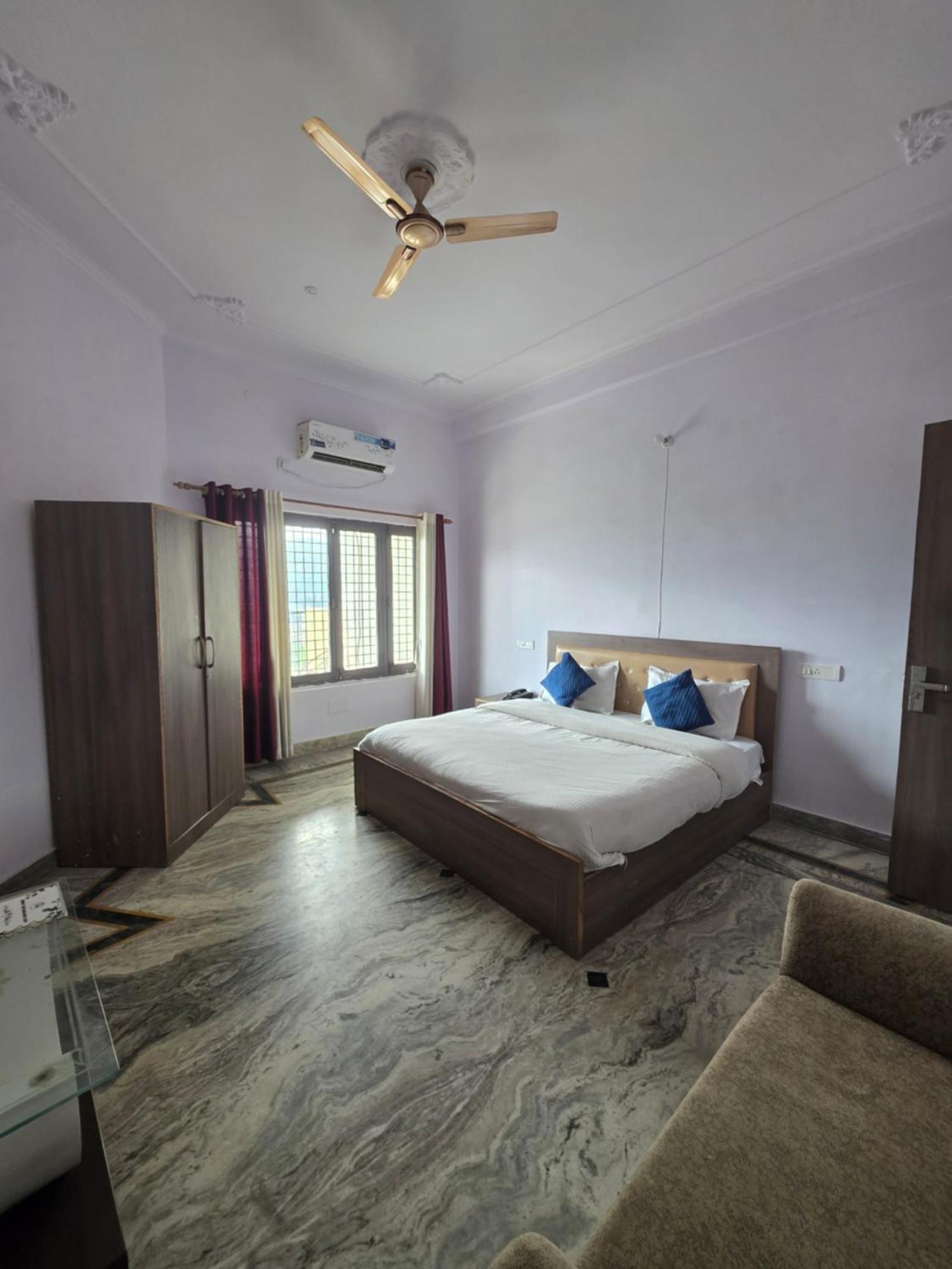 Siddhi Vinayak Hotel And Banquet Bhīm Tāl Exteriör bild